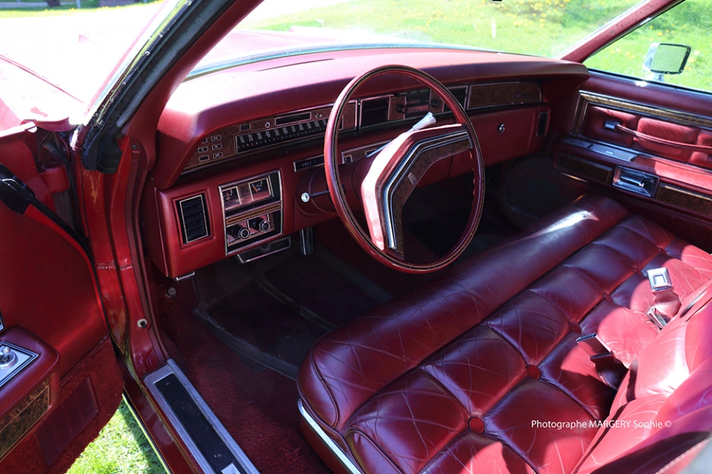 Lincoln Continental 1975