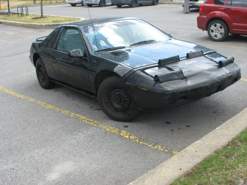 Pontiac Fiero 1986