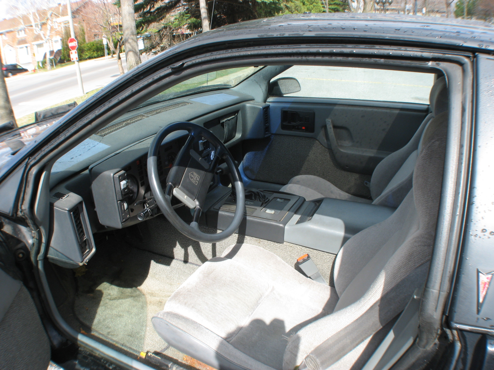 Pontiac Fiero 1986